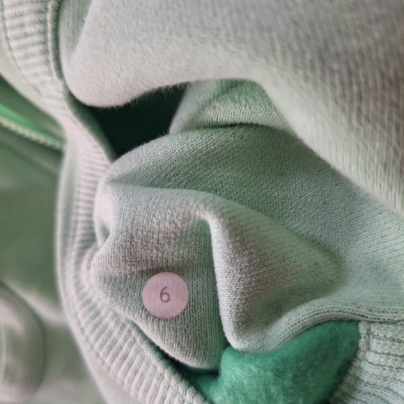 LULULEMON - Picture 2 of 10